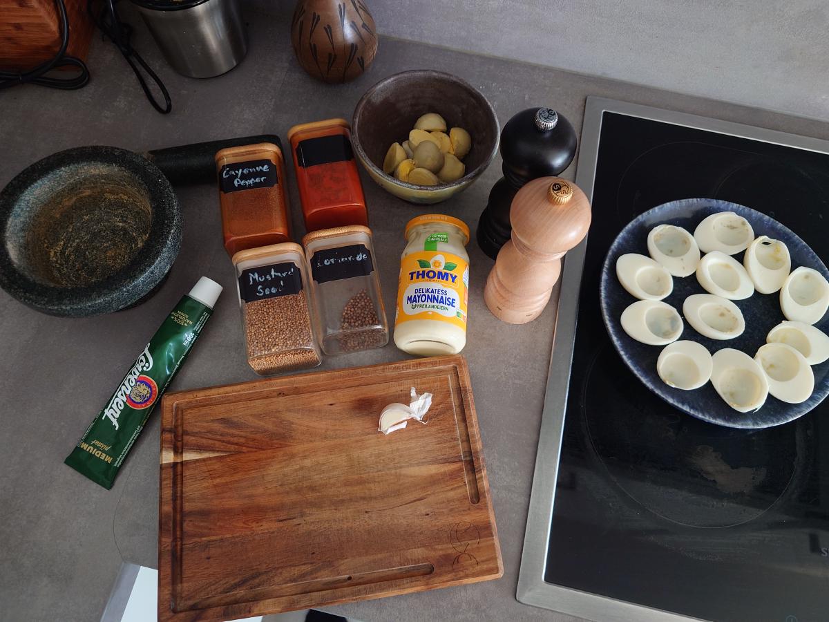 Mayonnaise, mustard and spices lined up
