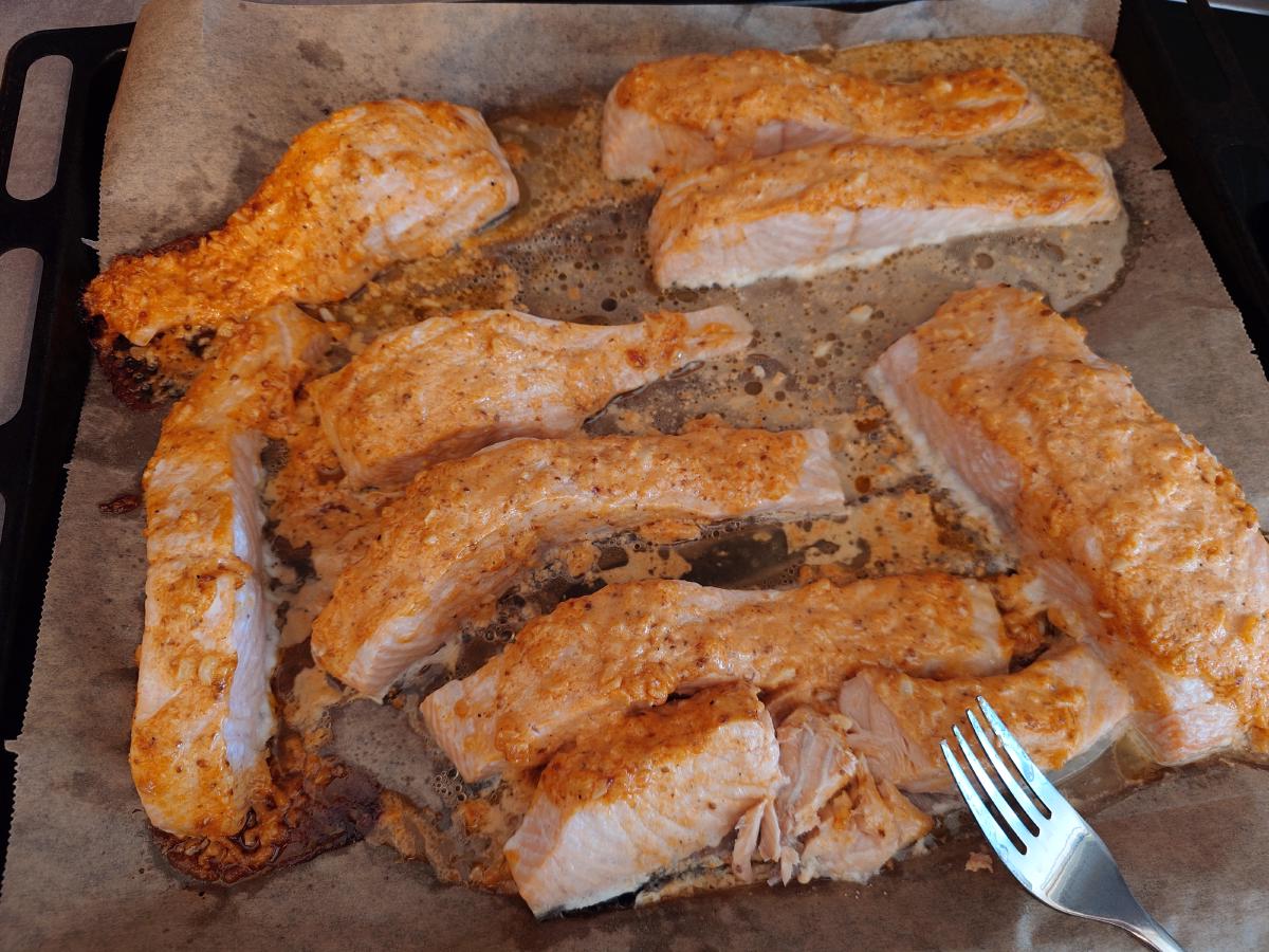Salmon out, the crust set and the tray full of juices