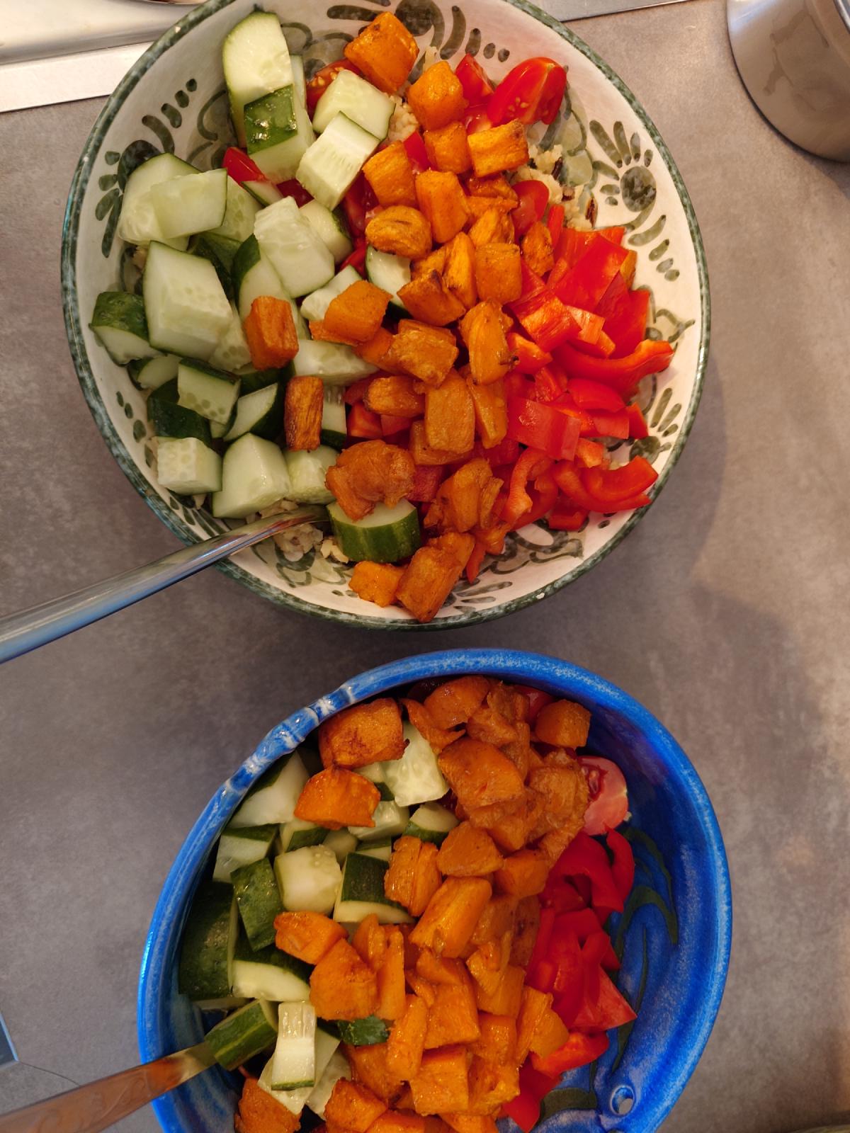Cucumber, sweet potato and pepper laid around