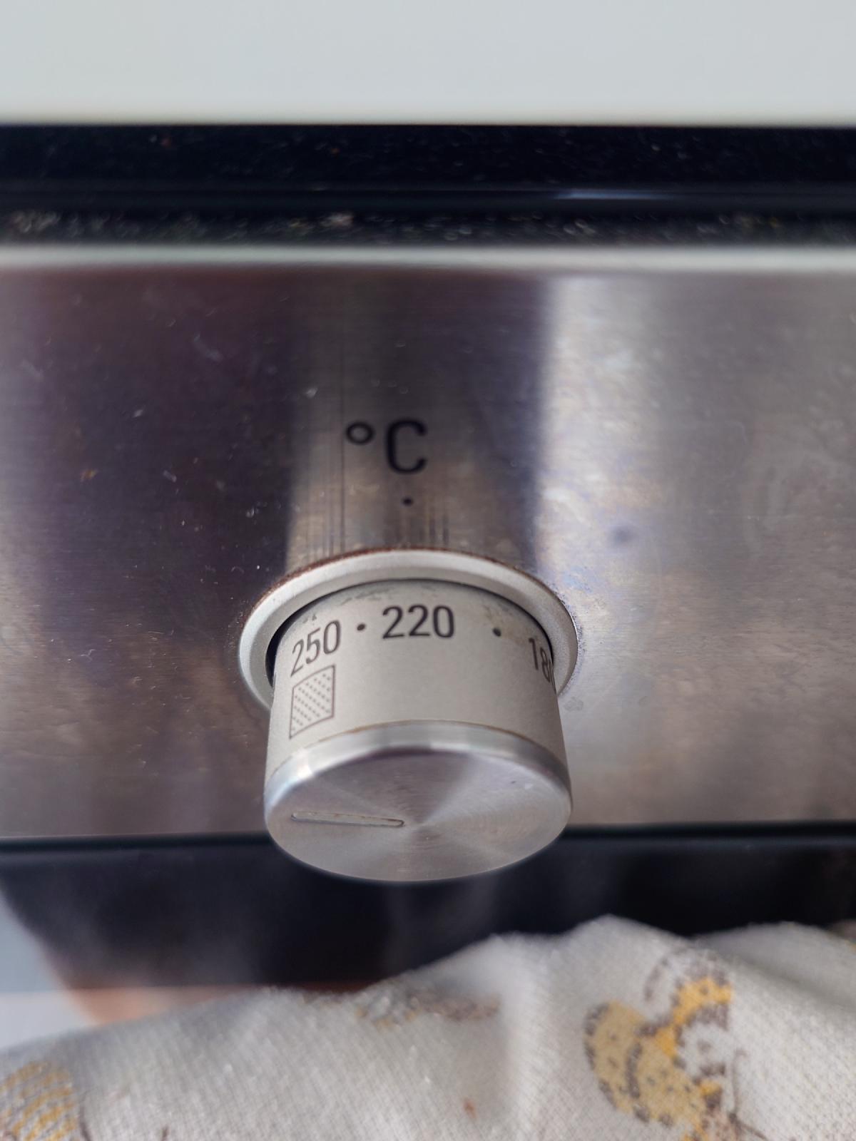 Oven knob turned up