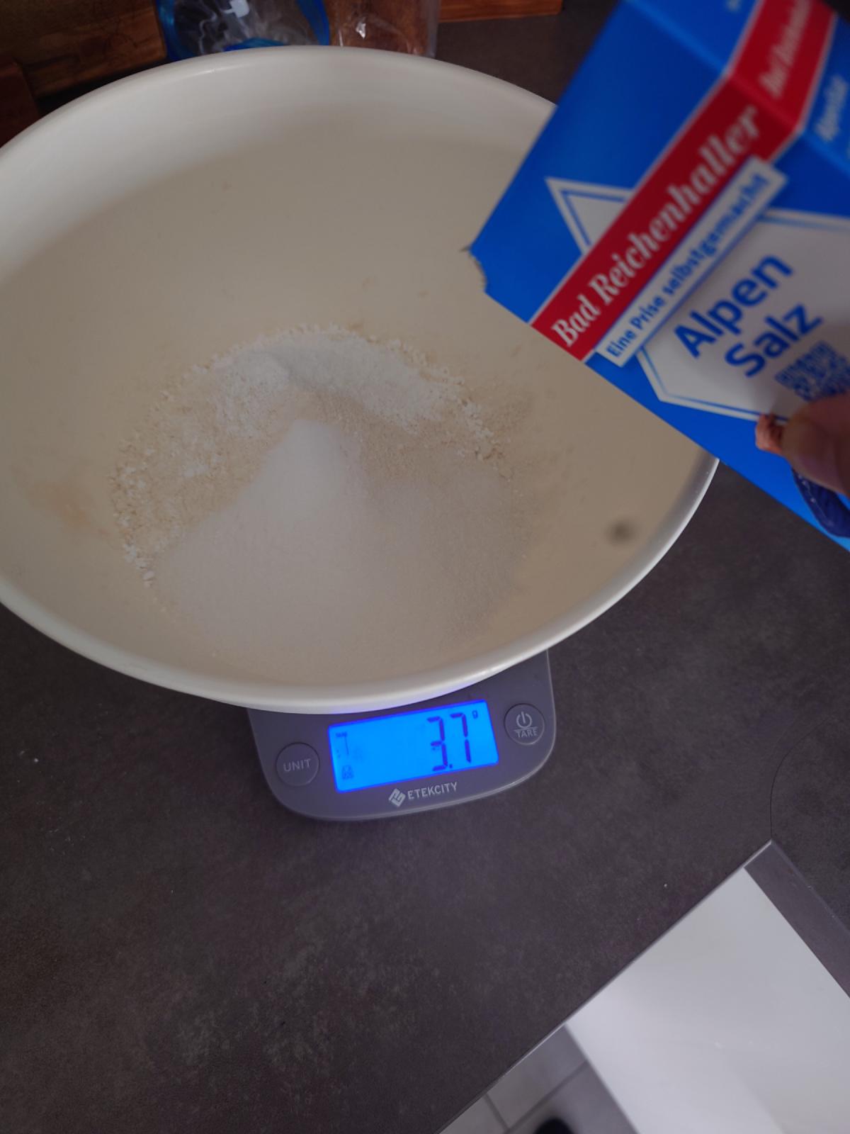 Salt poured from the box, 3.7 g on the scale