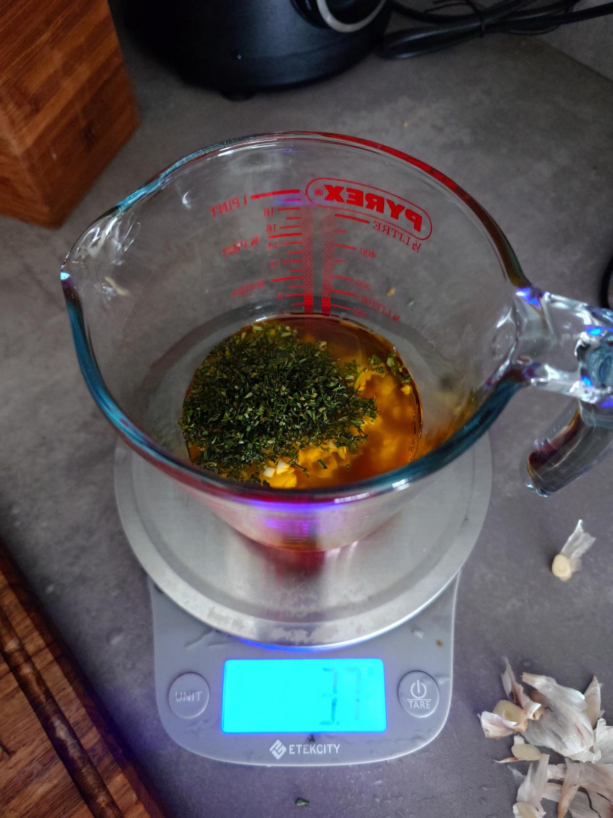 Oregano in the cup
