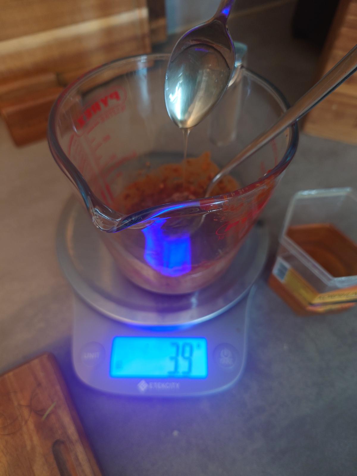 4 g on the scale